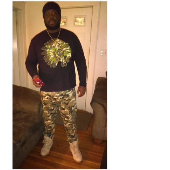 Meet your Posher, Devon-marc - Picture 1 of 1